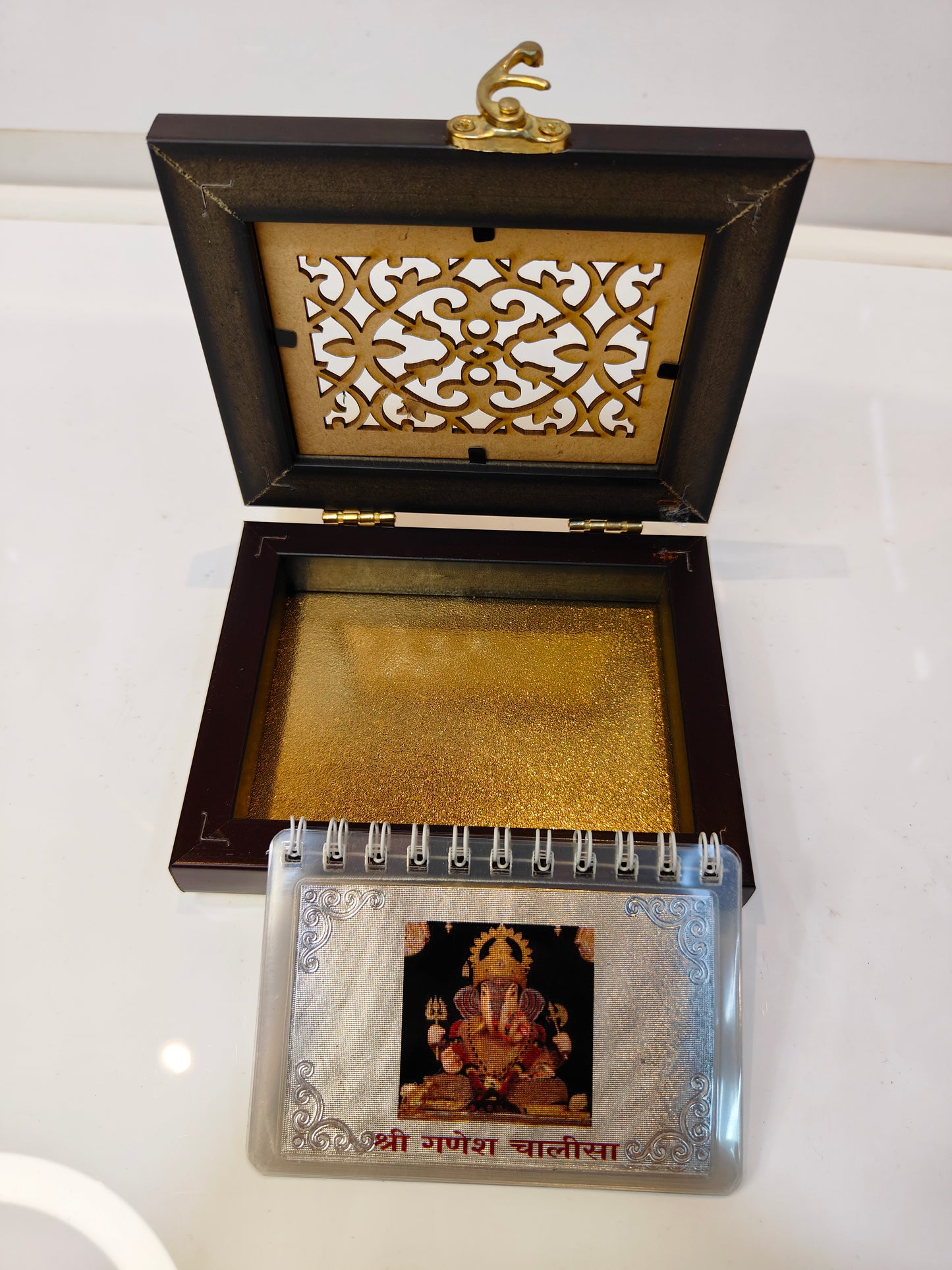 999 Silver Ganesh Chalisa: 8 Silver Foil Pages in Premium Box (5.4 Inches)